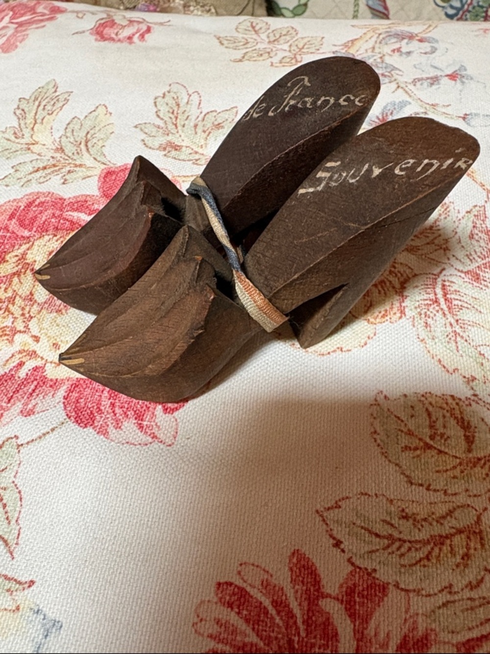 Souvenir France Shoe Decor